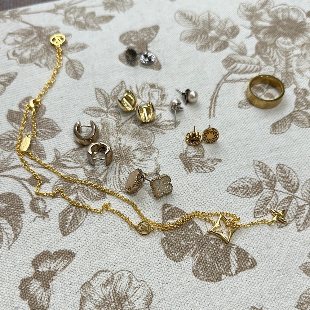 Elegant Gold Jewelry Set